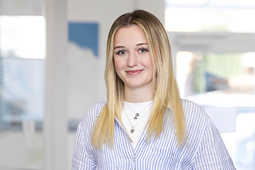 Mitarbeiterin vom Reisebüro Johanna Elferich